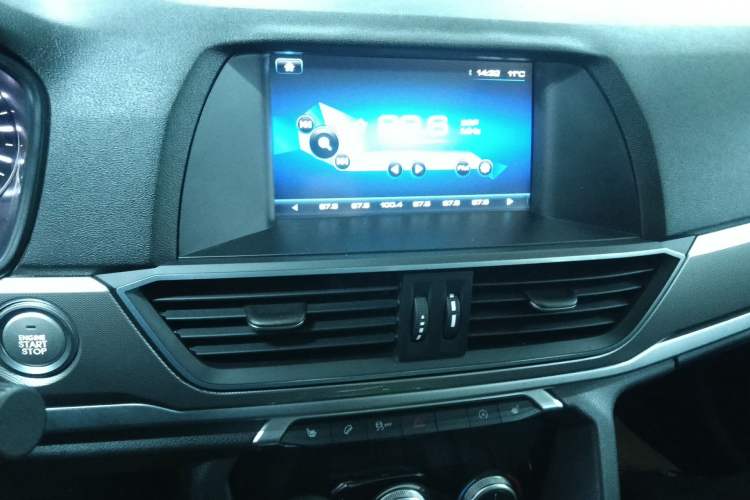 Used Haval H6 2018 Red-Label Sport Edition 1.5T Automatic Two-Wheel Drive Elite Model Audio And AC Panel