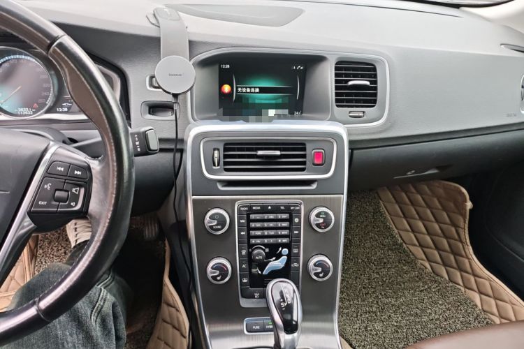 Used Volvo S60 New Energy 2015 S60L E-Drive Hybrid T6 Smart Drive Edition
