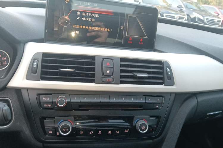 Used BMW 3 Series GT 2016 320i Fashion Model Audio And AC Panel