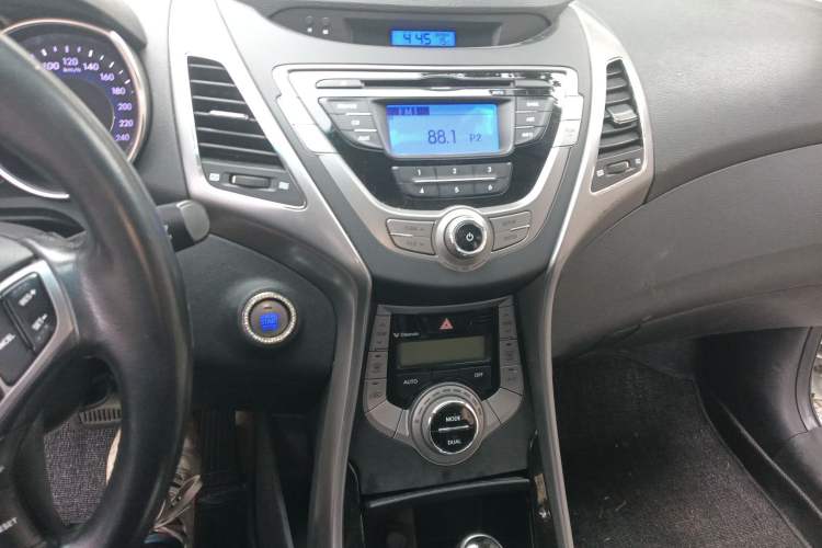 Used Hyundai Elantra (5th Generation / Langdong) 2012 1.6L Automatic Prestige Model