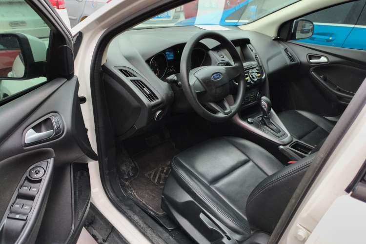 Used Ford Focus 2017 Hatchback 1.6L Automatic Comfort Plus SmartDrive Edition Driver Seat