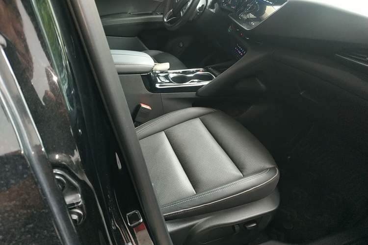 Used Buick Envision 2022 Encore Plus 652T Five-Seat Luxury Model