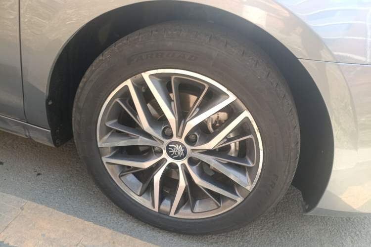 Used BYD Qin PLUS 2024 Honor Edition EV 510KM Leading Model Right Front Wheel Hub