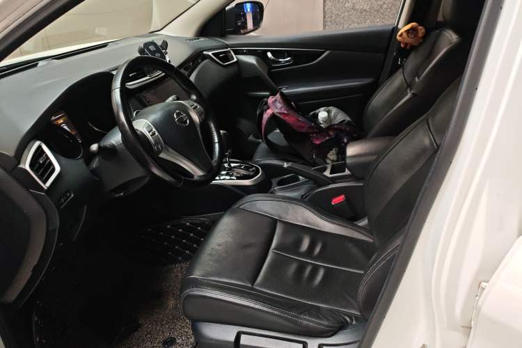 Used Nissan Qashqai 2016 2.0L CVT Deluxe Edition Left Front Seat