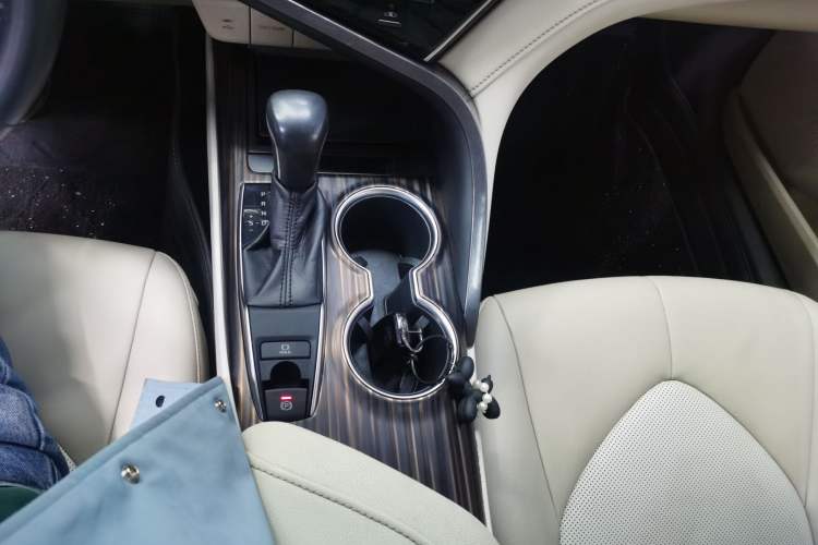 Used Toyota Camry 2018 2.0G Luxury Edition