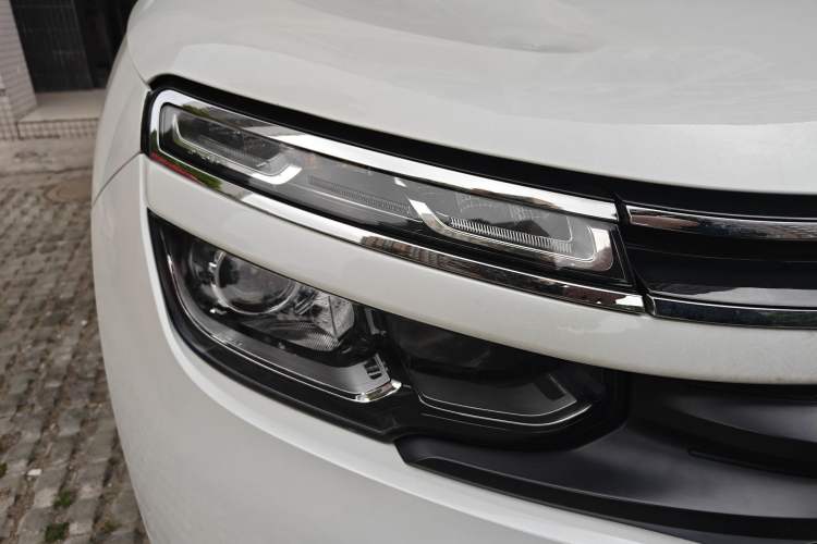 Used Citroen C5 AIRCROSS 2019 350THP Enjoyment Model China V Standard Right Front Headlight