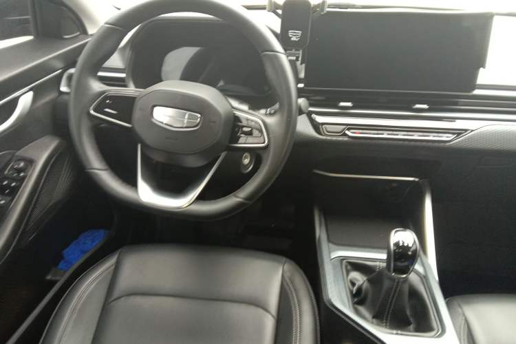 Used Geely Auto Emgrand 2025 4th Generation 1.5L Manual – Dragon Edition
