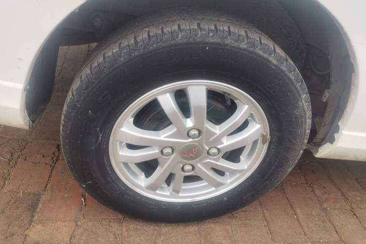 Used Wuling Hongguang 2019 1.5L S Standard Version China VI LAR
