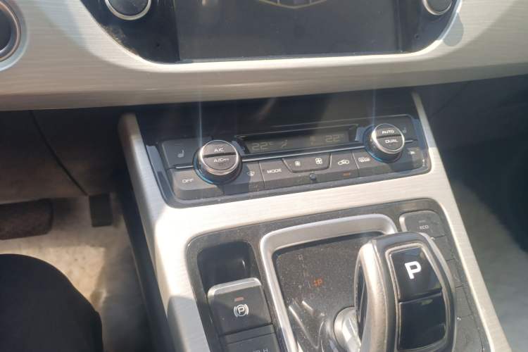 Used Geely Auto Emgrand X7 Sport 2020 1.8TD DCT Two-Wheel Drive Smart Connect 4G-Enabled Version