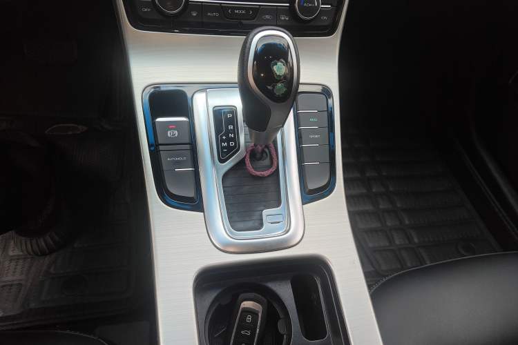 Used Geely Auto Emgrand GL 2017 1.8L DCT Elite Model
