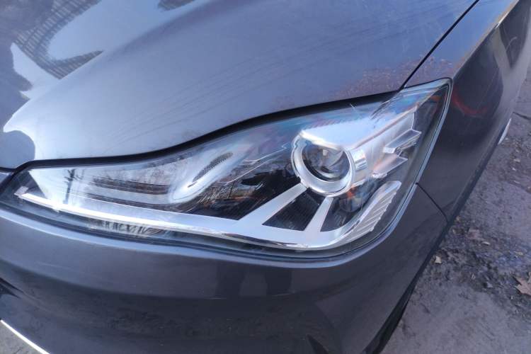 Used NETA V 2022 Chao 300 Lite Lithium Iron Phosphate Left Front Headlight