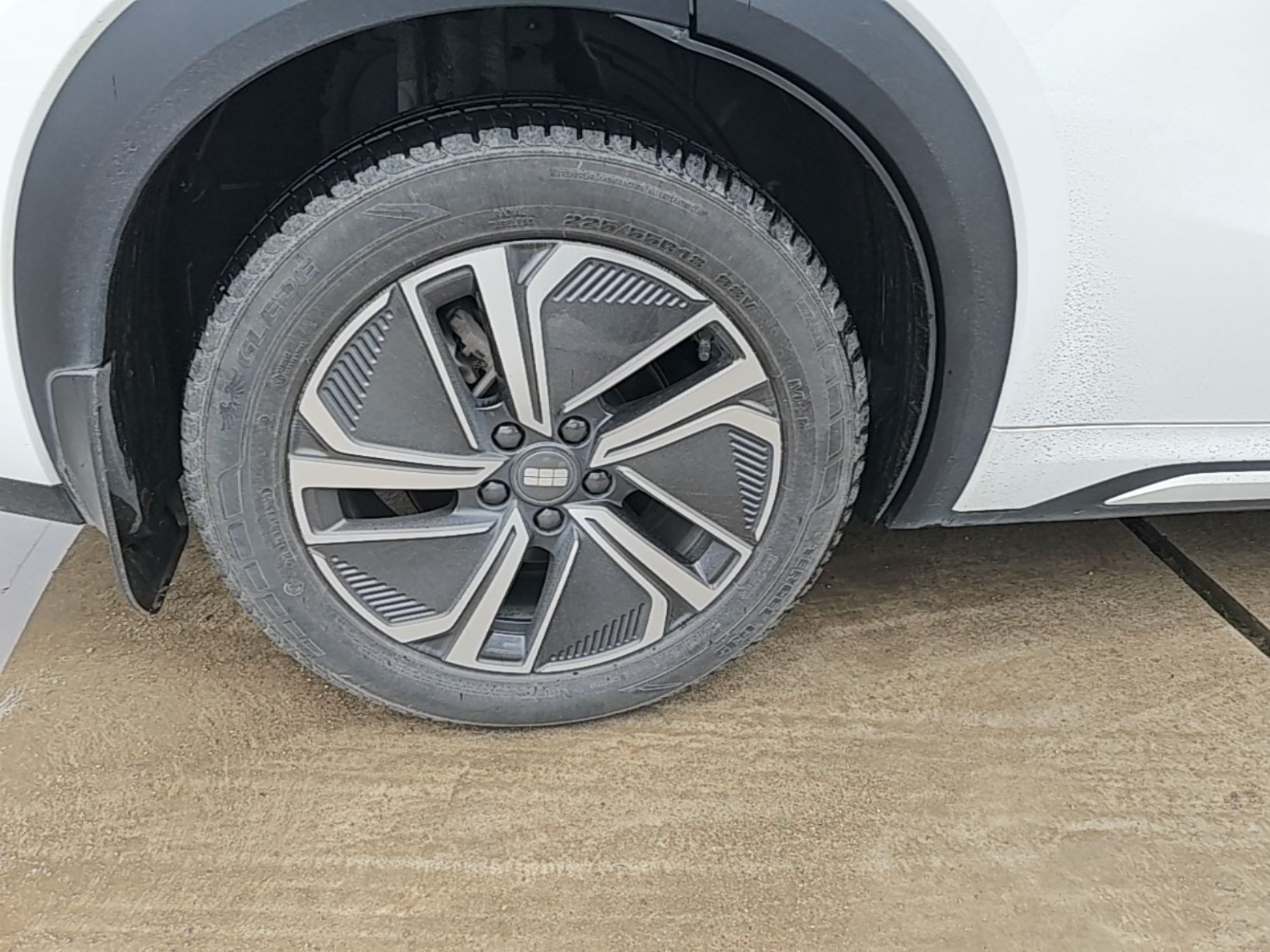 Geely Galaxy Xingjian 7 EM-i 2025 120km Exploration+ Version — снимка 11