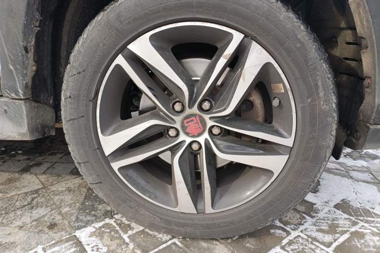 Used BYD Tang New Energy 2015 2.0T Four-Wheel-Drive Flagship Model