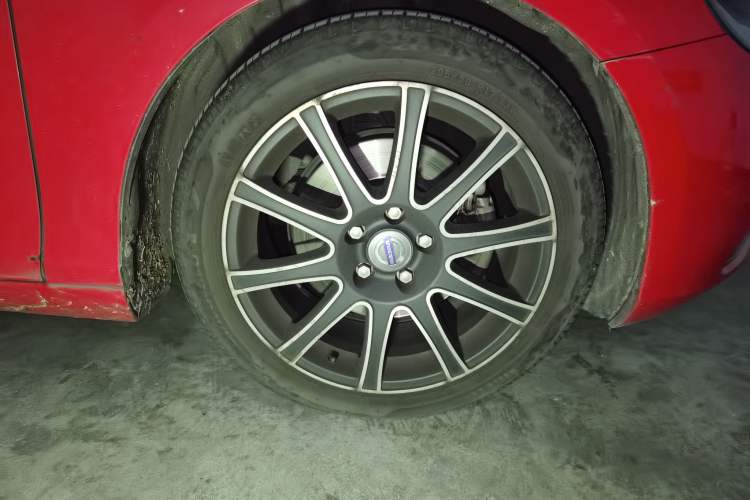 Used Volvo V40 2015 1.6T Zhiyi Edition
