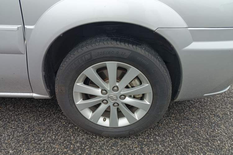 Used Buick GL8 2014 2.4L Comfort Edition Right Front Wheel Hub