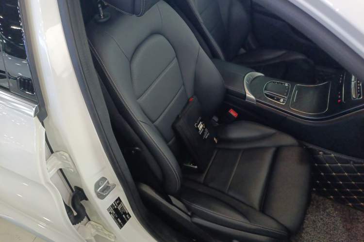 Used Mercedes-Benz C-Class 2021 C 200 L Fashion Edition Sport Version Right Front Seat