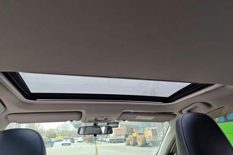 Used Toyota RAV4 2016 2.0L CVT Two-Wheel Drive Fashion Edition China V Standard