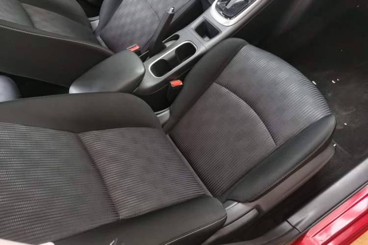 Used Nissan Tiida 2016 1.6L CVT Cool Dynamic Edition Right Front Seat