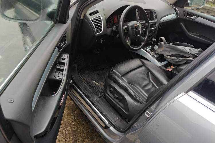 Used Audi Q5 2012 2.0TFSI Technology Model Driver Seat