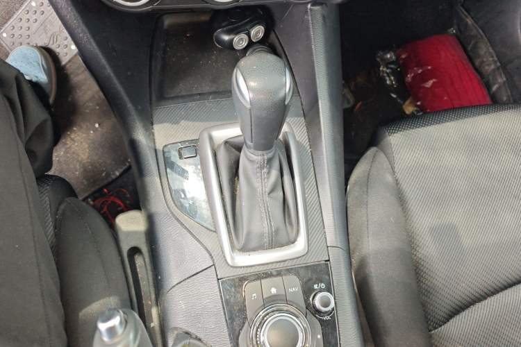 Used Mazda 3 Axela 2017 Sedan 1.5L Automatic Comfort Model Emission Standard China V
