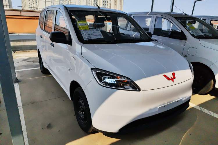 Used Wuling Hongguang New Energy 2024 All-Electric Model 300KM Practical Version
