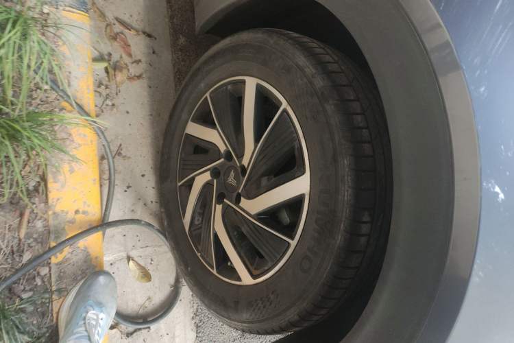 Used NETA U 2021 Pro 500 Global Edition Right Front Wheel Hub