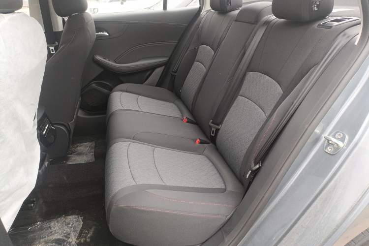 Used Roewe i5 2026 Model 1.5L Manual Comfort Version
