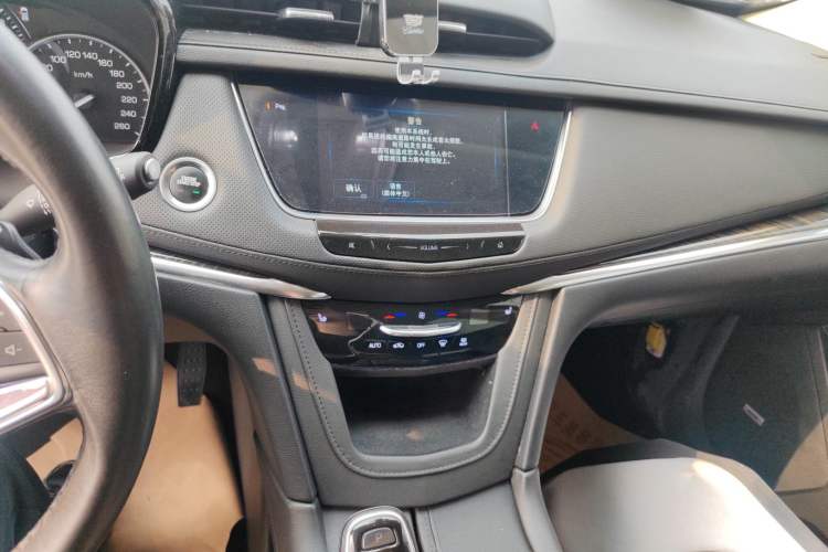 Used Cadillac XT5 2018 28T Four-Wheel Drive Luxury Model
