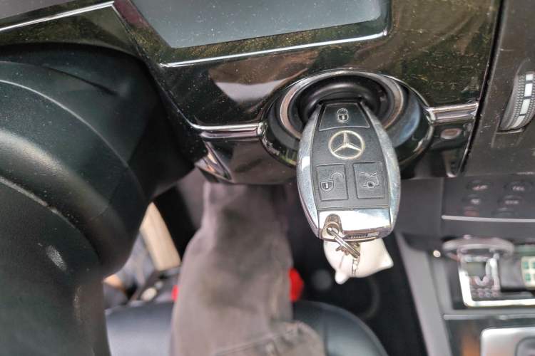 Used Mercedes-Benz GLK-Class 2011 GLK 300 4MATIC Fashion Model Vehicle Key