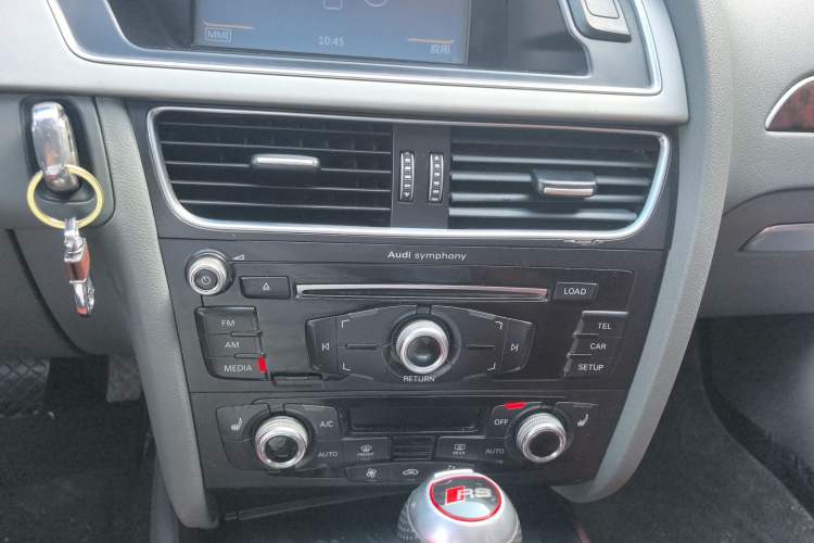 Used Audi A4L 2015 35 TFSI Automatic Comfort Model Audio And AC Panel