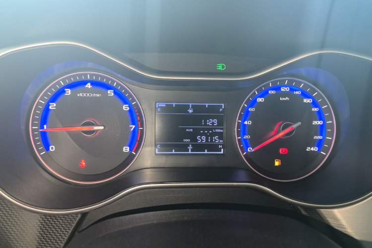 Used Geely Auto Vision 2019 Upgraded Model 1.5L Manual Luxury Version China VI Standard
