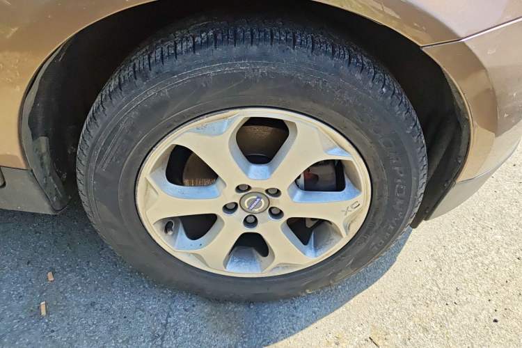 Used Volvo XC60 2012 T5 Comfort Edition Right Front Wheel Hub