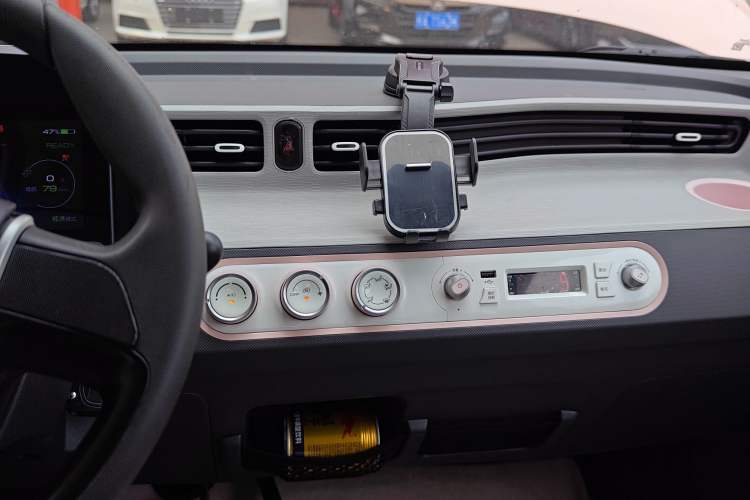 Used Wuling Hongguang MINIEV 2021 Macaron Premium Model – Lithium Iron Phosphate Audio And AC Panel
