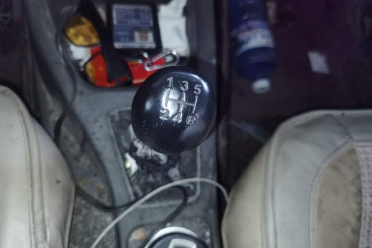 Used Wuling Rongguang V 2015 1.2L Standard Version
