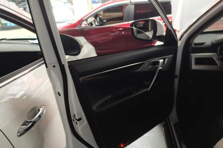 Used Geely Auto Emgrand X7 Sport 2020 1.8TD DCT Two-Wheel Drive Smart Connect 4G-Enabled Version