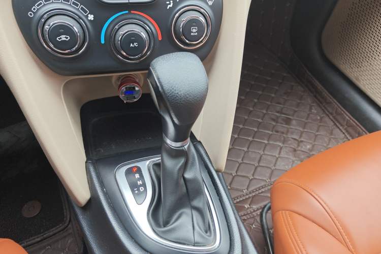 Used Fiat Viaggio 2012 1.4T Automatic Enjoyment Edition
