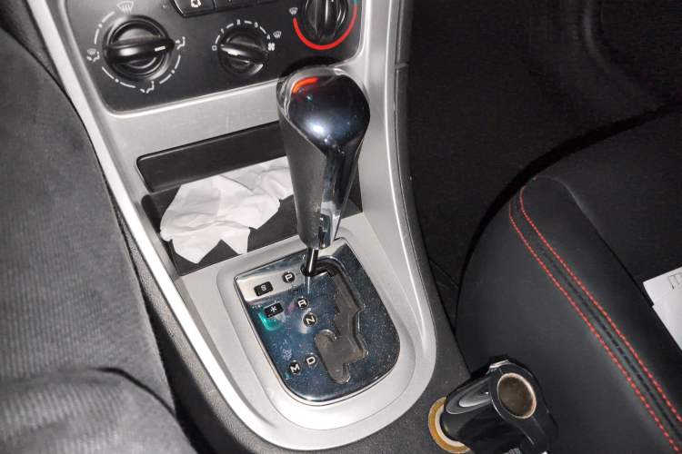 Used Peugeot 307 2010 Hatchback 1.6L Automatic Comfort Edition Gear Lever