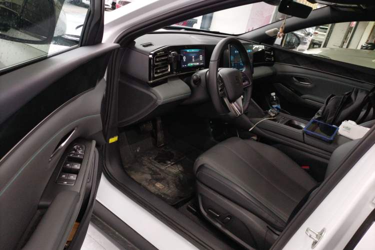 Used BYD Qin L 2024 DM-i 120KM Leading Model
