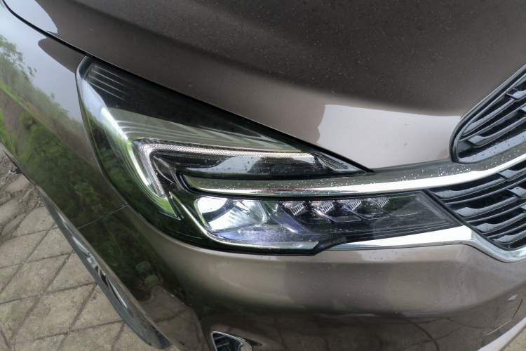 Used Buick GL8 2020 Land Business Class 652T Luxury Model Right Front Headlight