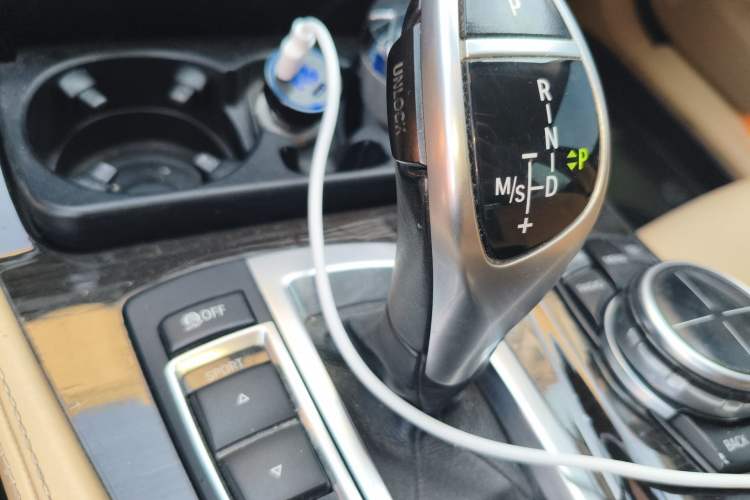 Used BMW 5 Series 2013 535Li Leading Model Gear Lever