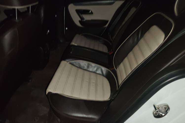Used Volkswagen FAW-Volkswagen CC 2013 3.0 FSI V6 Left Rear Seat