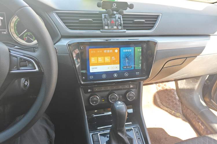 Used Skoda Superb 2018 TSI280 DSG Comfort Edition China V Standard Audio And AC Panel