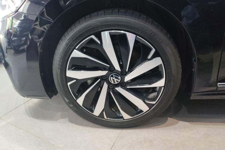 Used Volkswagen Passat 2022 330TSI Starry Luxury Edition Left Front Wheel Hub