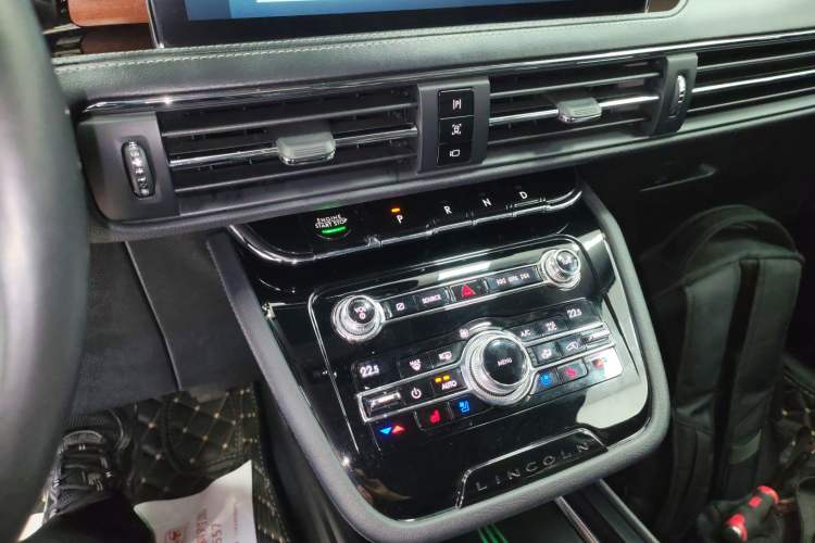 Used Lincoln Corsair 2020 2.0T Two-Wheel Drive Luxury Edition Gear Lever