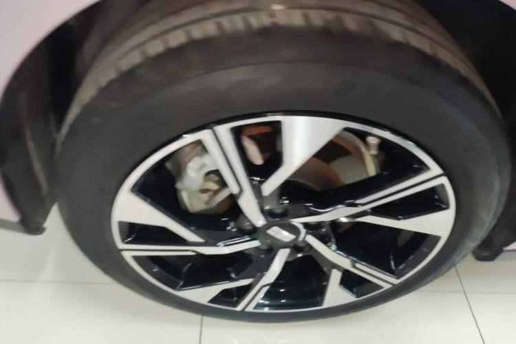 Used Geely Galaxy L6 2024 125km Creative Edition
