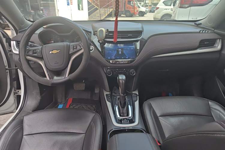 Used Chevrolet Malibu 2016 2.0L Automatic Luxury Edition Center Console