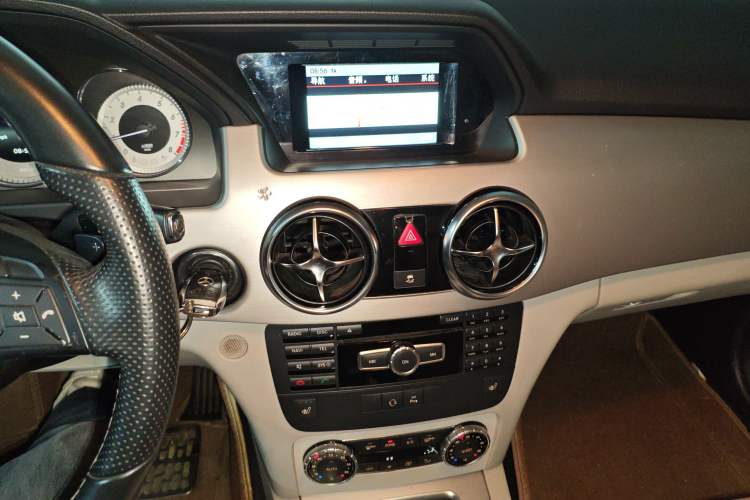 Used Mercedes-Benz GLK-Class 2013 GLK 300 4MATIC Dynamic Sunroof Model