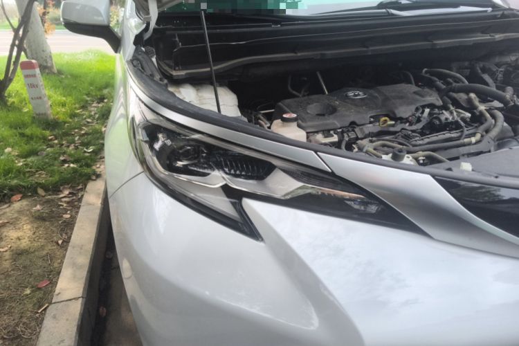 Used Toyota SIENNA 2021 2.5L Hybrid Premium Edition Right Front Headlight