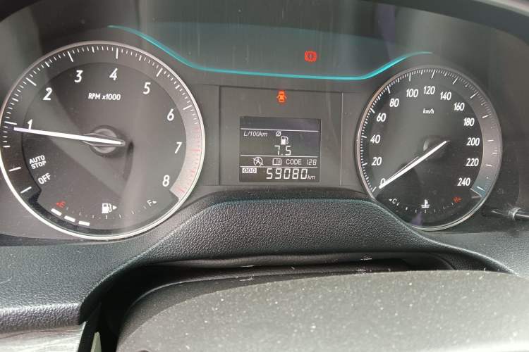 Used Buick GT 2017 15N Manual Entry-Level Trim Odometer Close Up