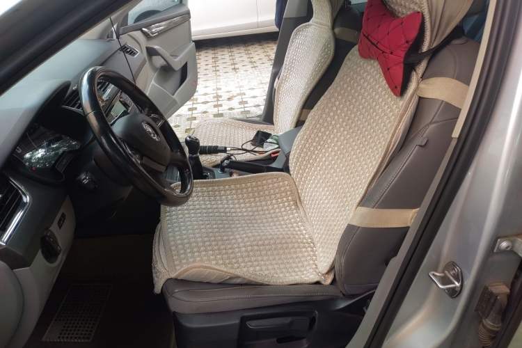 Used Skoda Octavia 2015 1.6L Manual Yijun Edition Left Front Seat